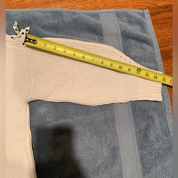 White/cream knitted sweatshirt by Zara, size 9 yrs old (girl) - Picture 6 of 9